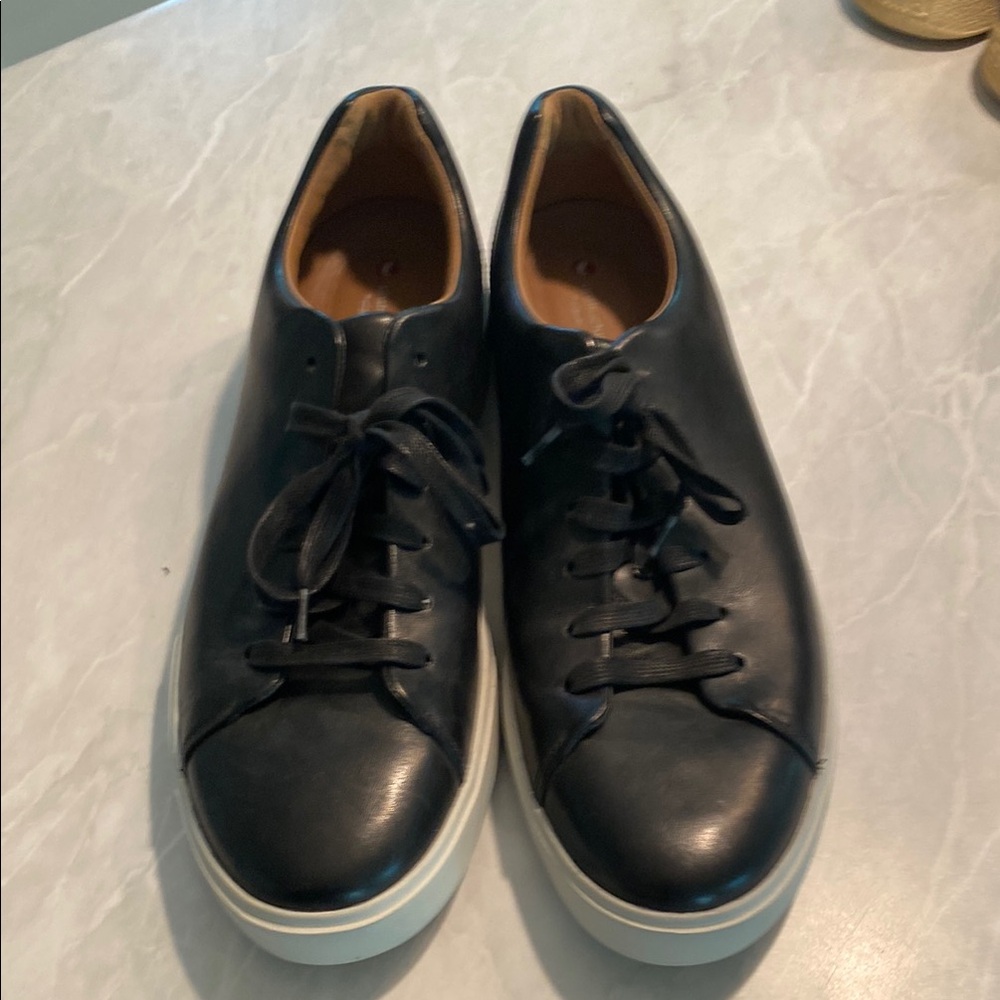 CLARKS UNSTRUCTURED Men's Black Leather Sneakers